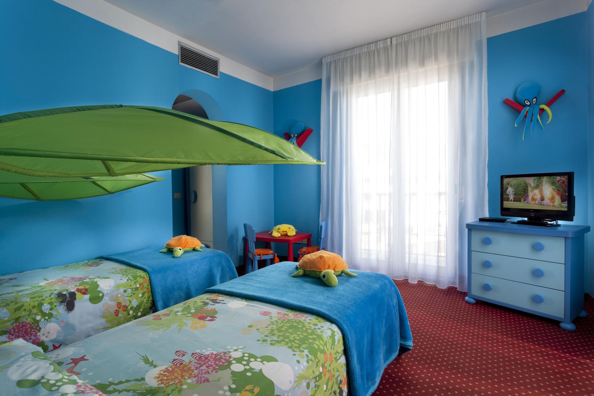 Hotel Milano Helvetia - In Centro Con Piscina Riccione Exterior photo